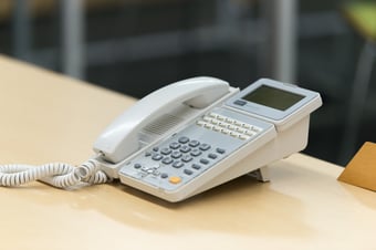 ビジネスフォンならでは！「お待たせメッセージ」とは？