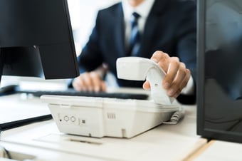 オフィスに固定電話を導入する際に便利！こんな電話サービスも