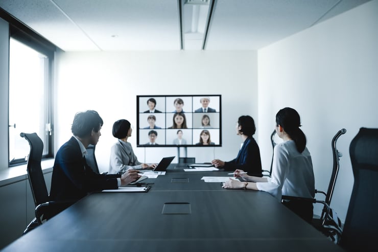 【ビジネスフォン導入事例】TV会議システムで同じオフィスにいるかのように業務遂行可能に